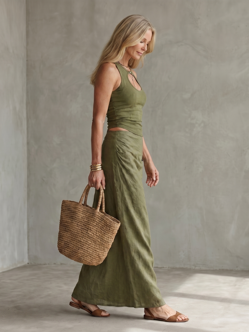 Veronique | Keyhole Neck Fitted Waist Midi Dress